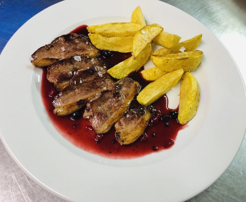 DUCK MAGRET WITH RED FRUIT SAUCE