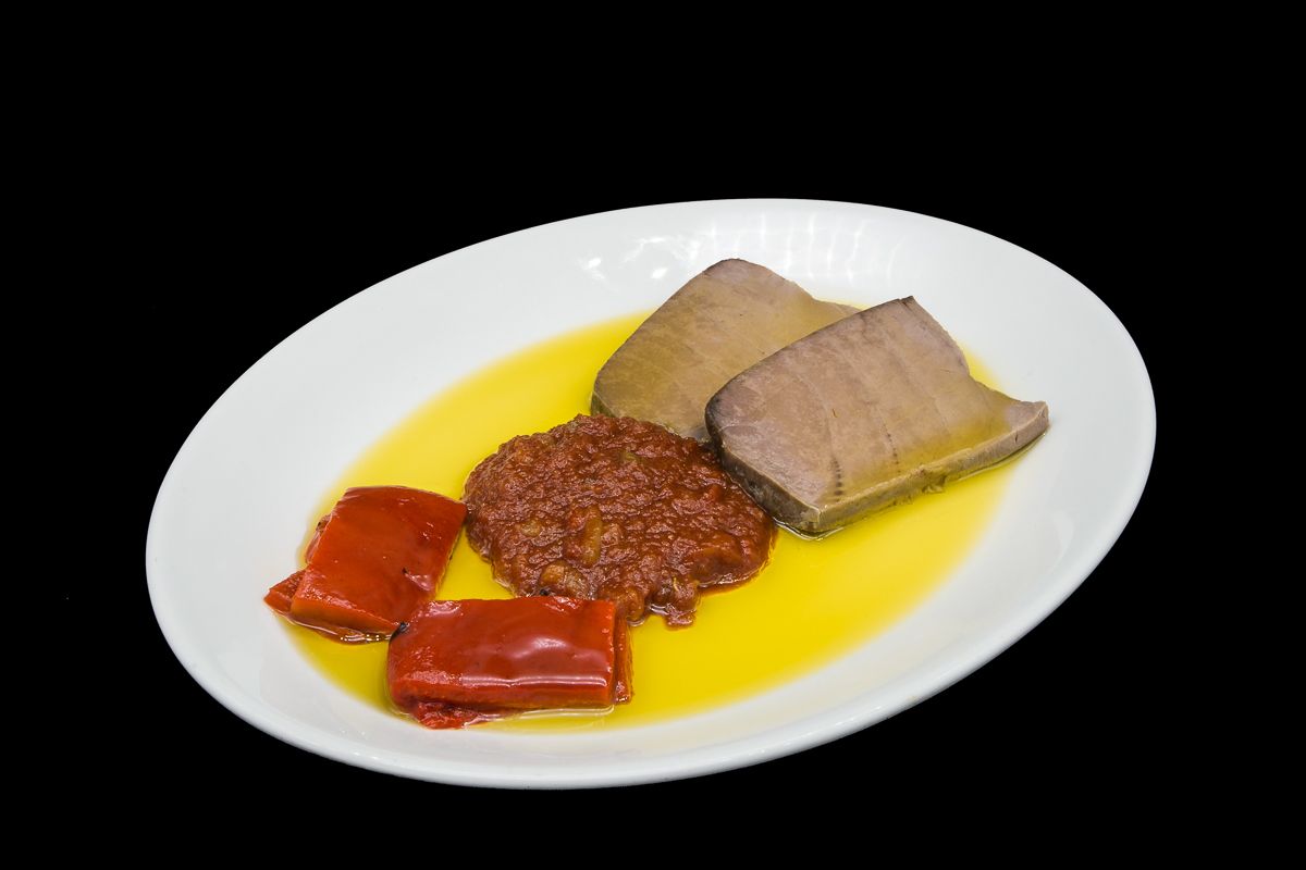 Tuna loin with salt in olive oil (Portion)