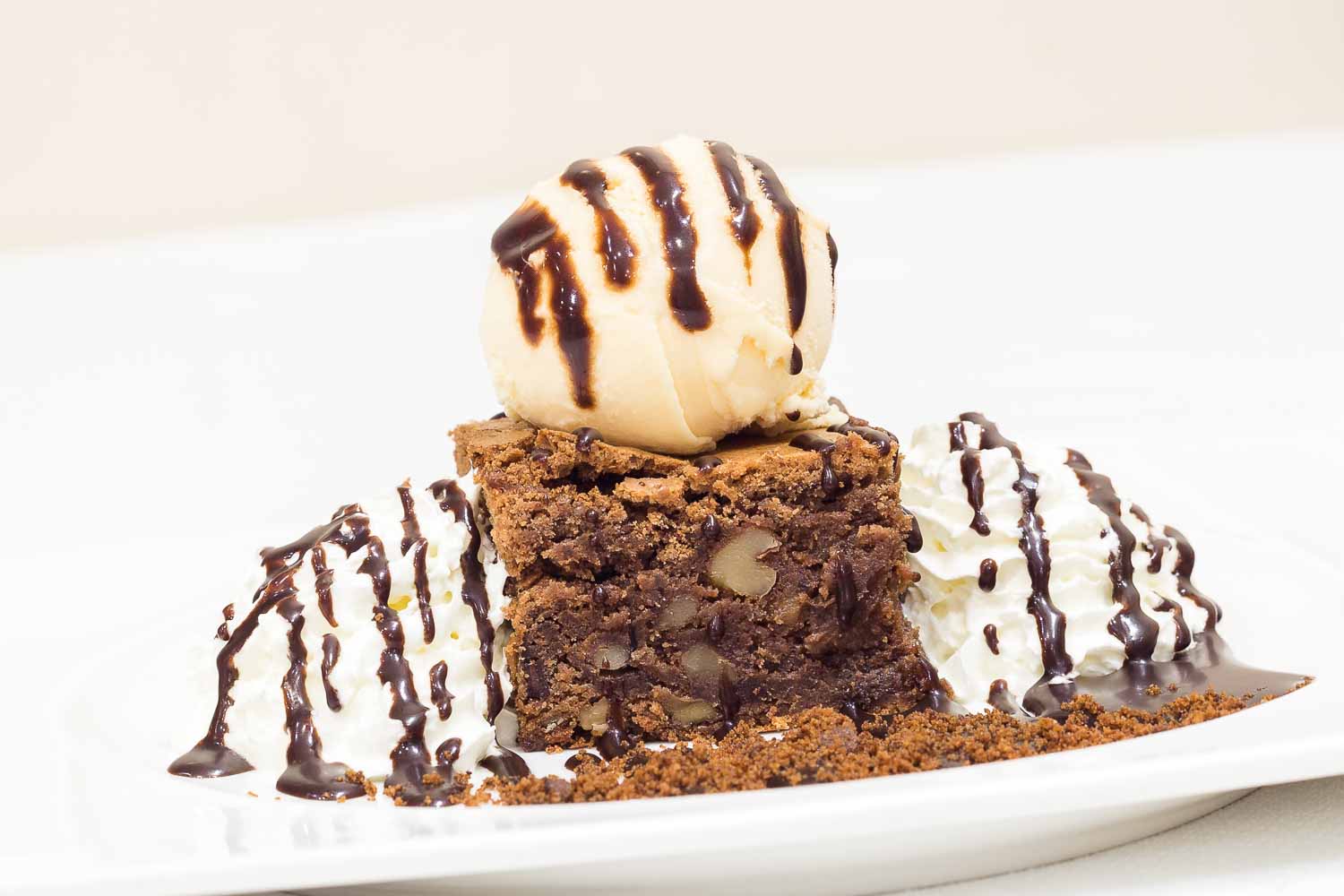 Chocolate brownie and vanilla ice cream