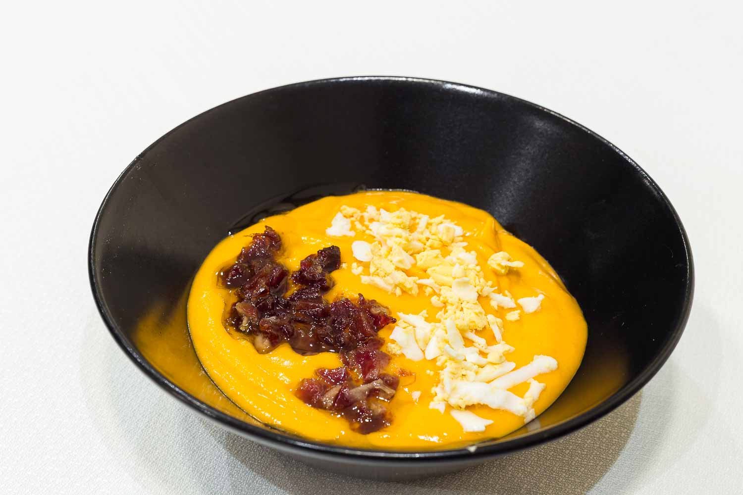 Salmorejo with egg and ham