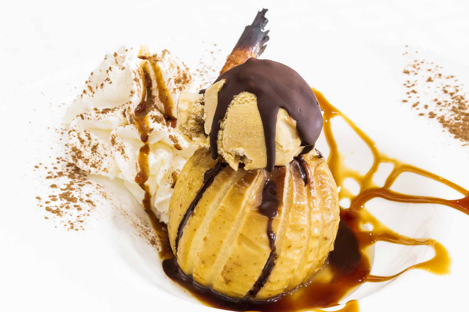 Apple Grilled with Ice Cream