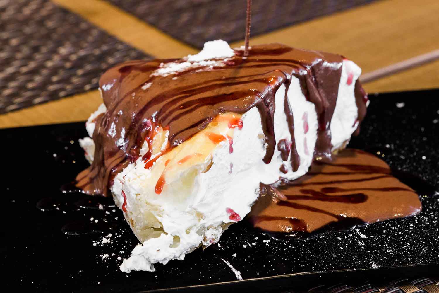 Puff pastry with cream and chocolate
