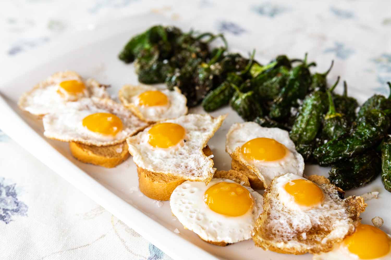 Fried pepper with fried egg