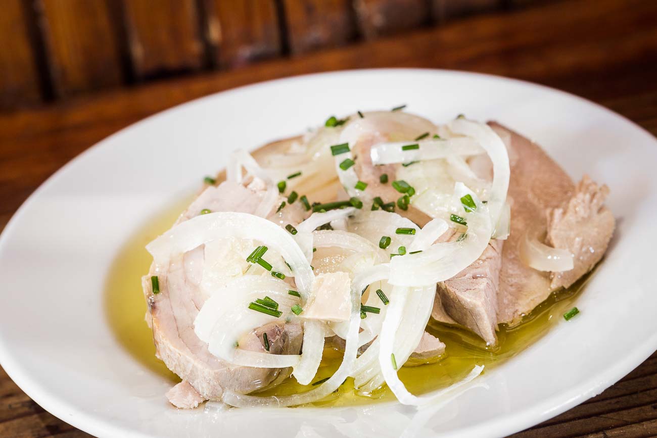 Tuna steak from Barbate with Onions 