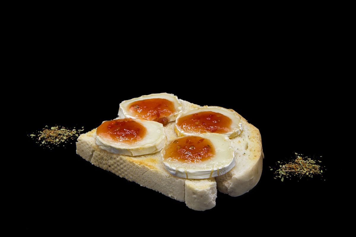 Goat cheese toast with tomato jam