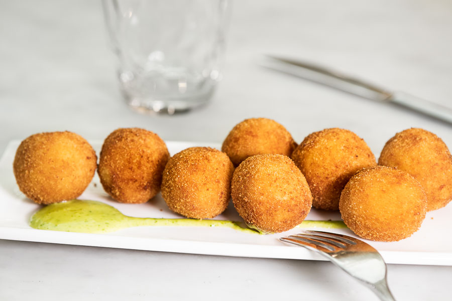 Croquettes filled with garlic shrimp
