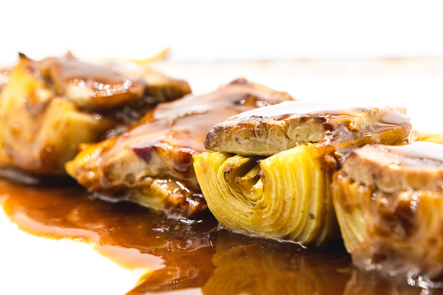 Artichokes with foie baked in its juice