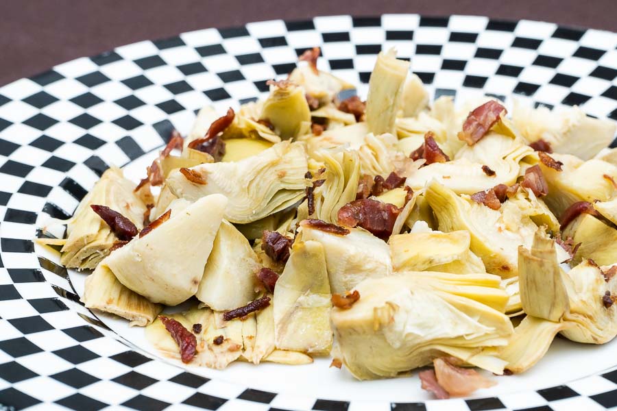 Salted artichokes with ham