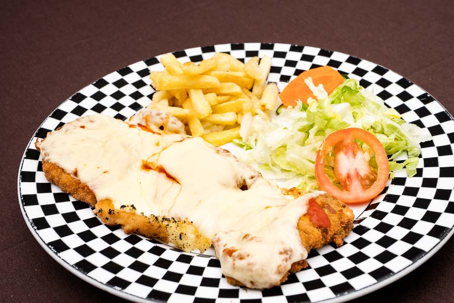 Gratined escalope with french fries