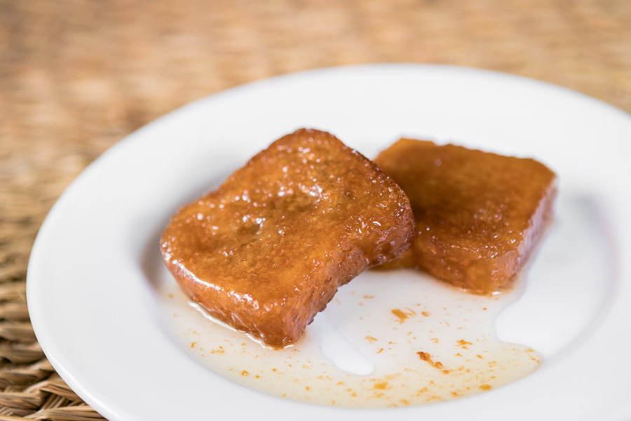 French toast with wine and sugar