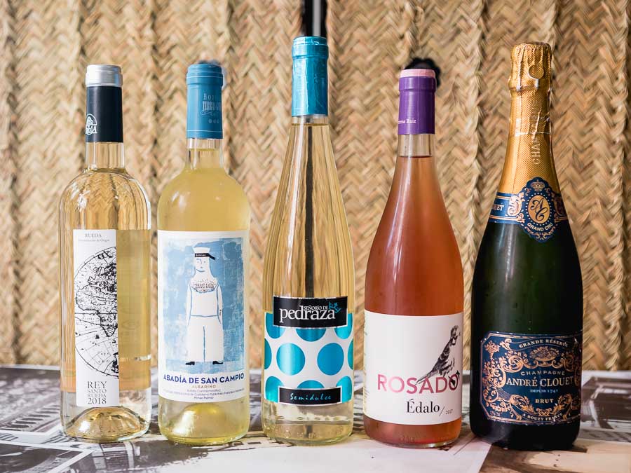 White wines, rosé wines and champagnes