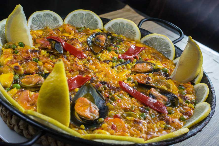 Meat and fish paella