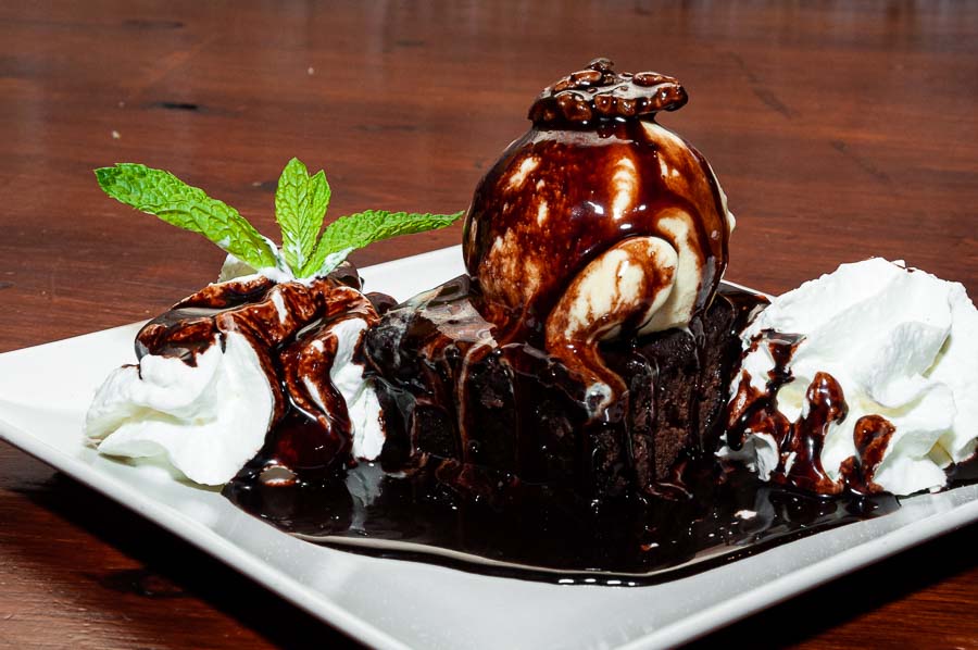 Brownie al cioccolato con gelato alla vaniglia