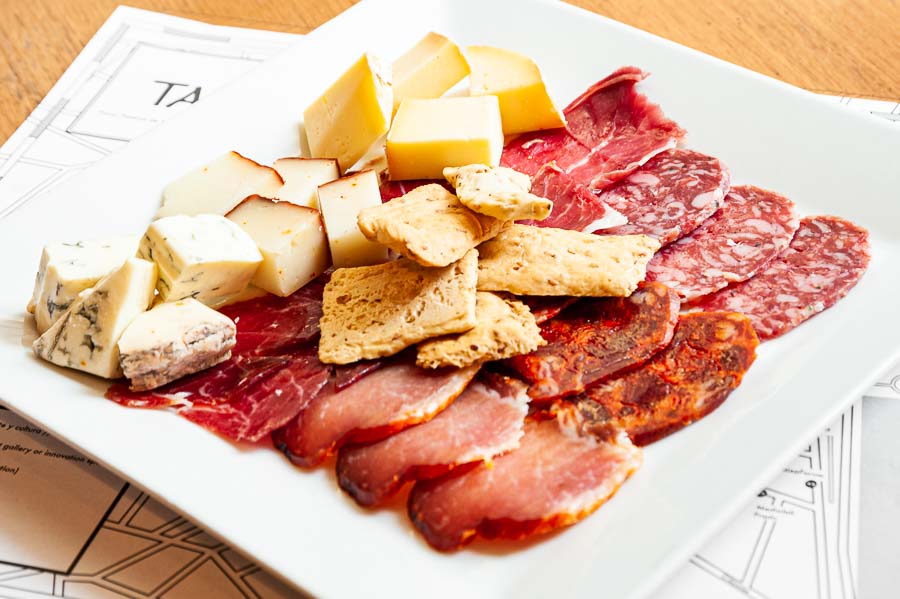 Mixed Iberian selected cold cuts and cheeses