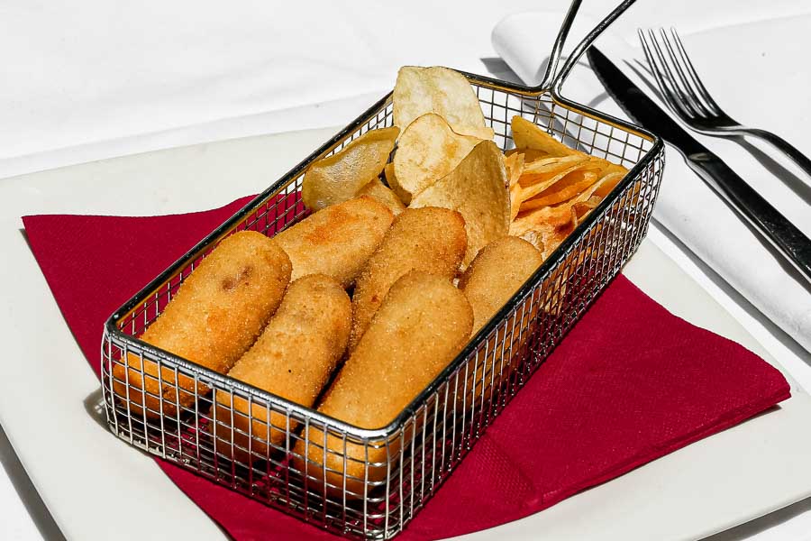 Croquettes (Clams and shrimps or Ham )