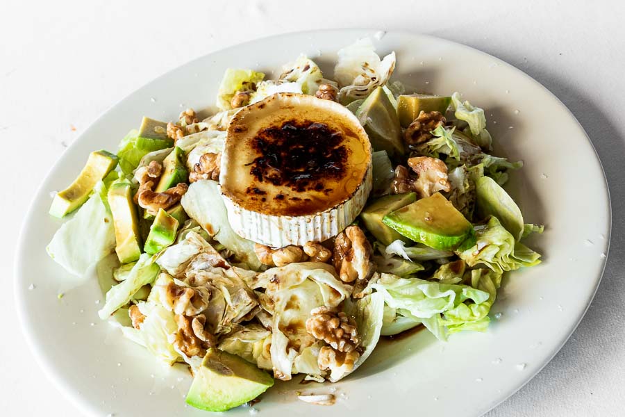 Salad with goat cheese and avocado