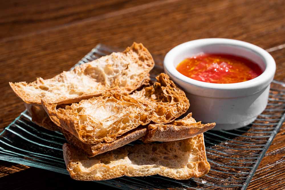bread with tomato and olive oil