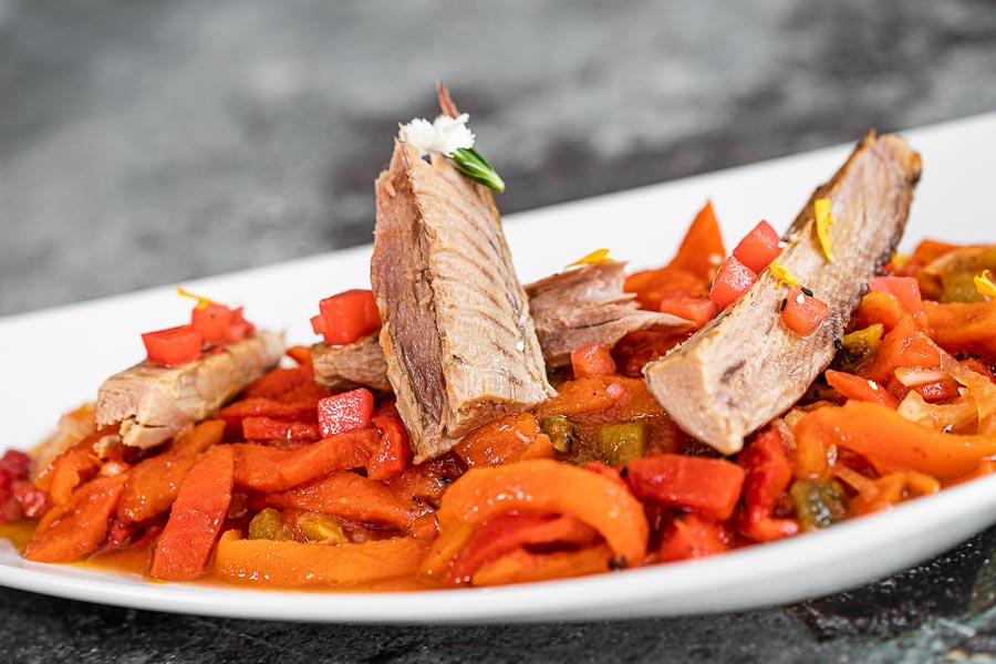 Roasted peppers with white tuna
