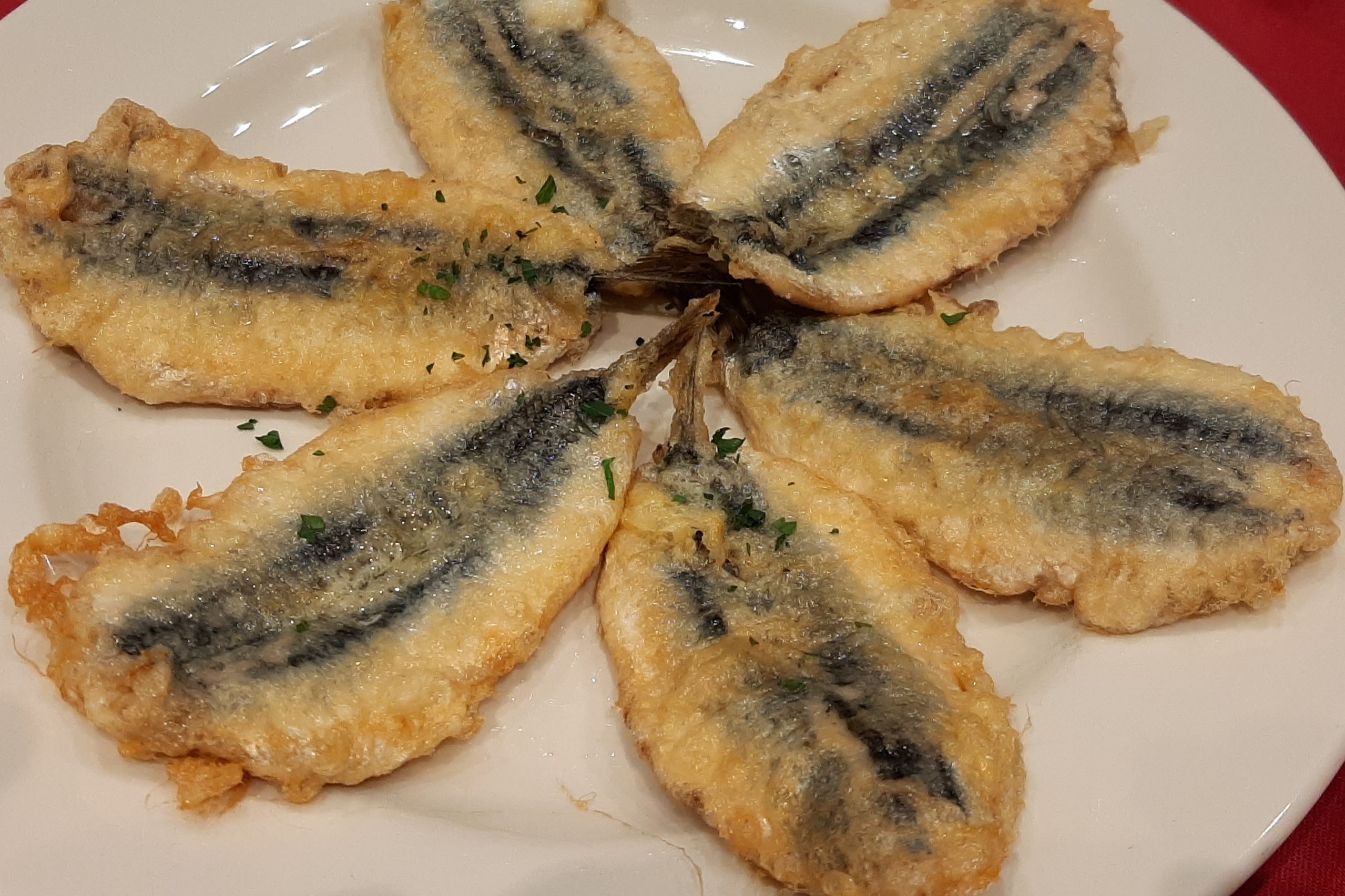 Pan-fried anchovies 