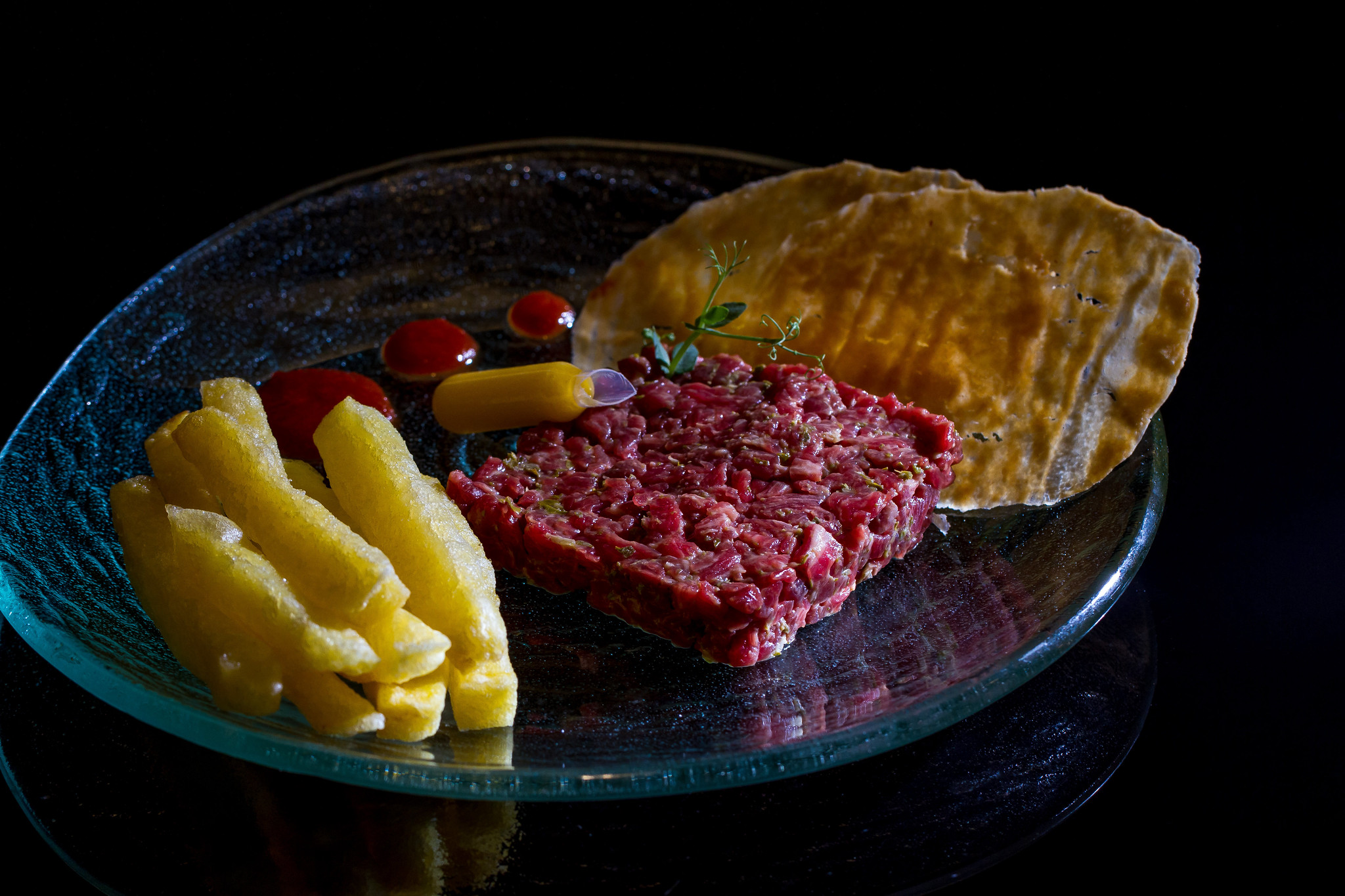 Steak tartare with french fries