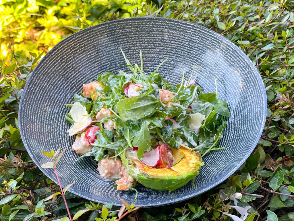 Arugula salad with prawns