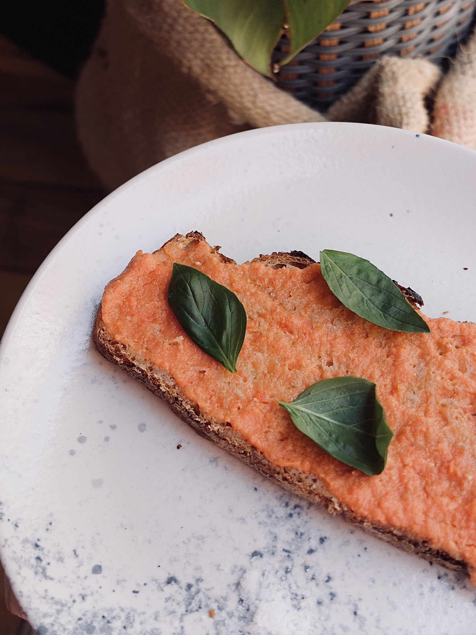 TOMATO AND BASIL TOAST (With sourdough seed bread)