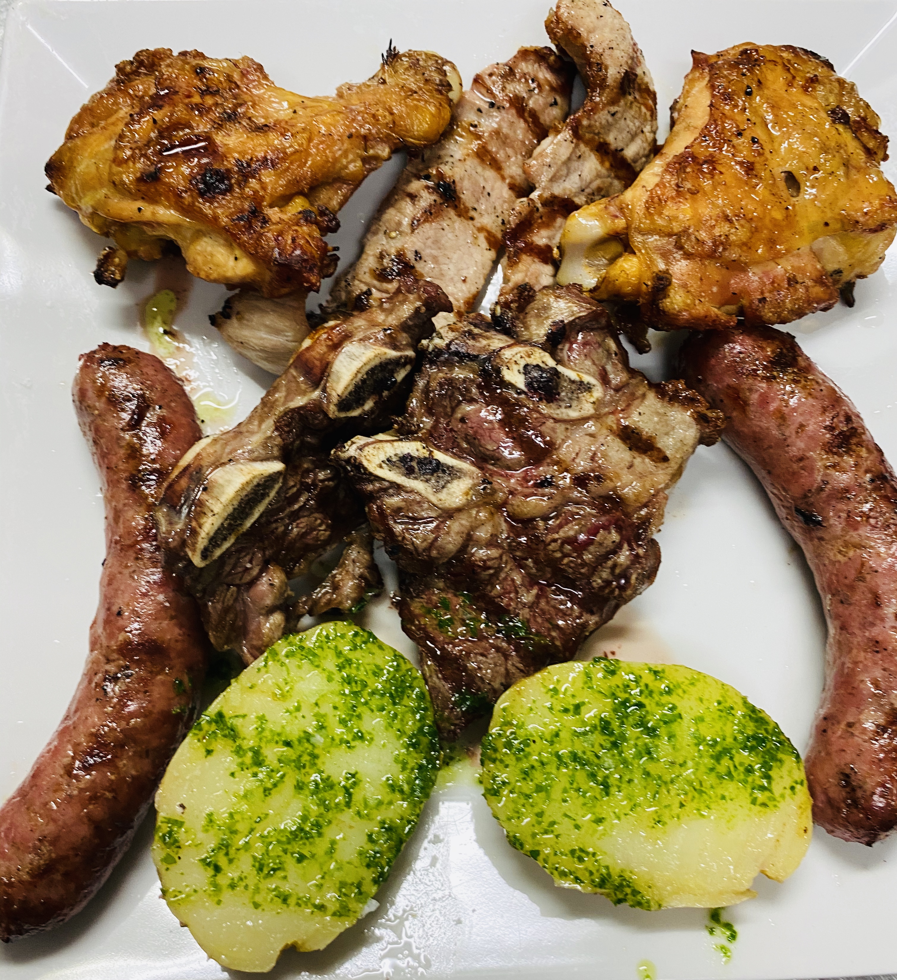 ASSORTMENT OF GRILLED MEAT (2 people)
