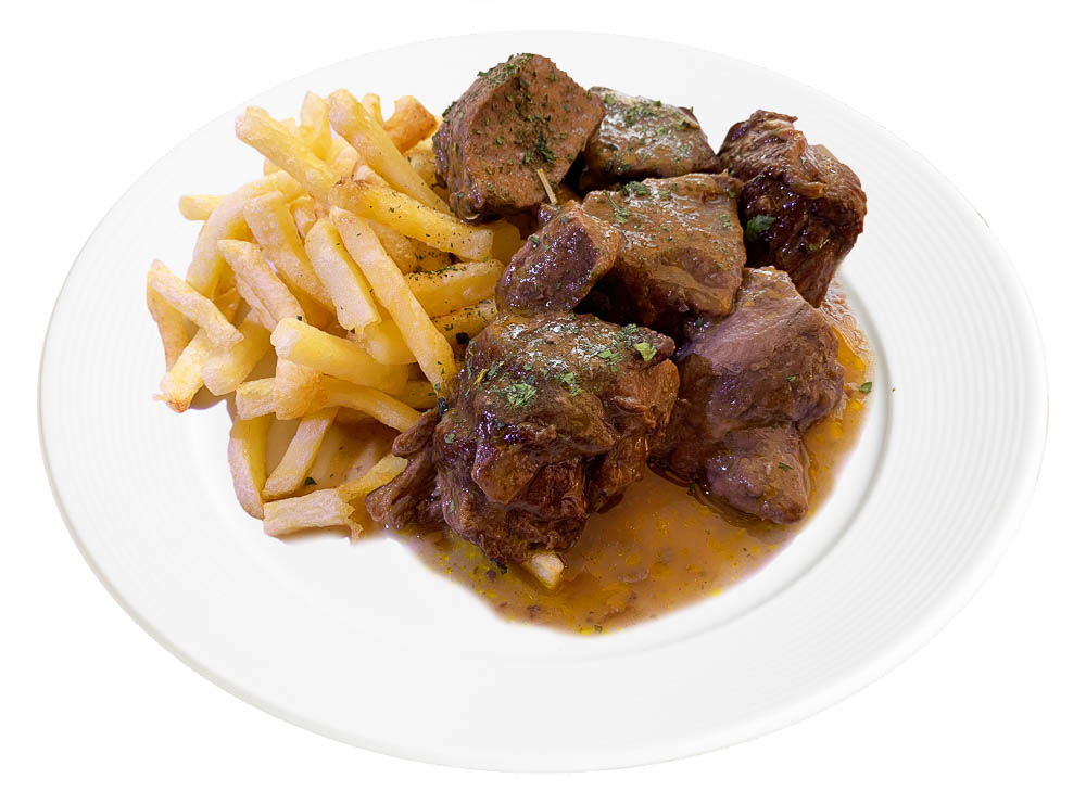 Pork cheek cooked in red wine with potatoes