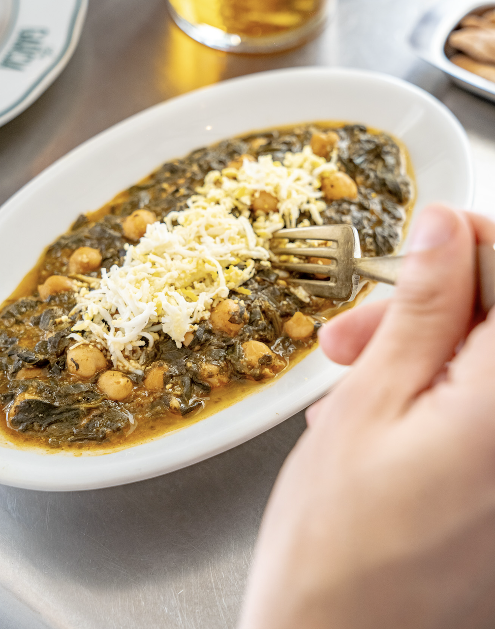 Spinach with chickpeas in Sevillian ways