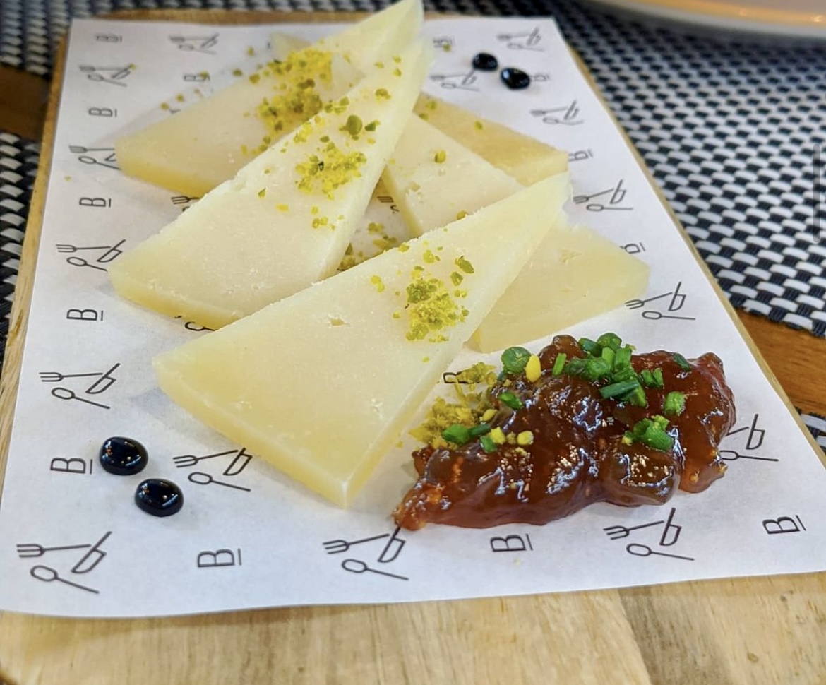 Idazabal cheese with jam