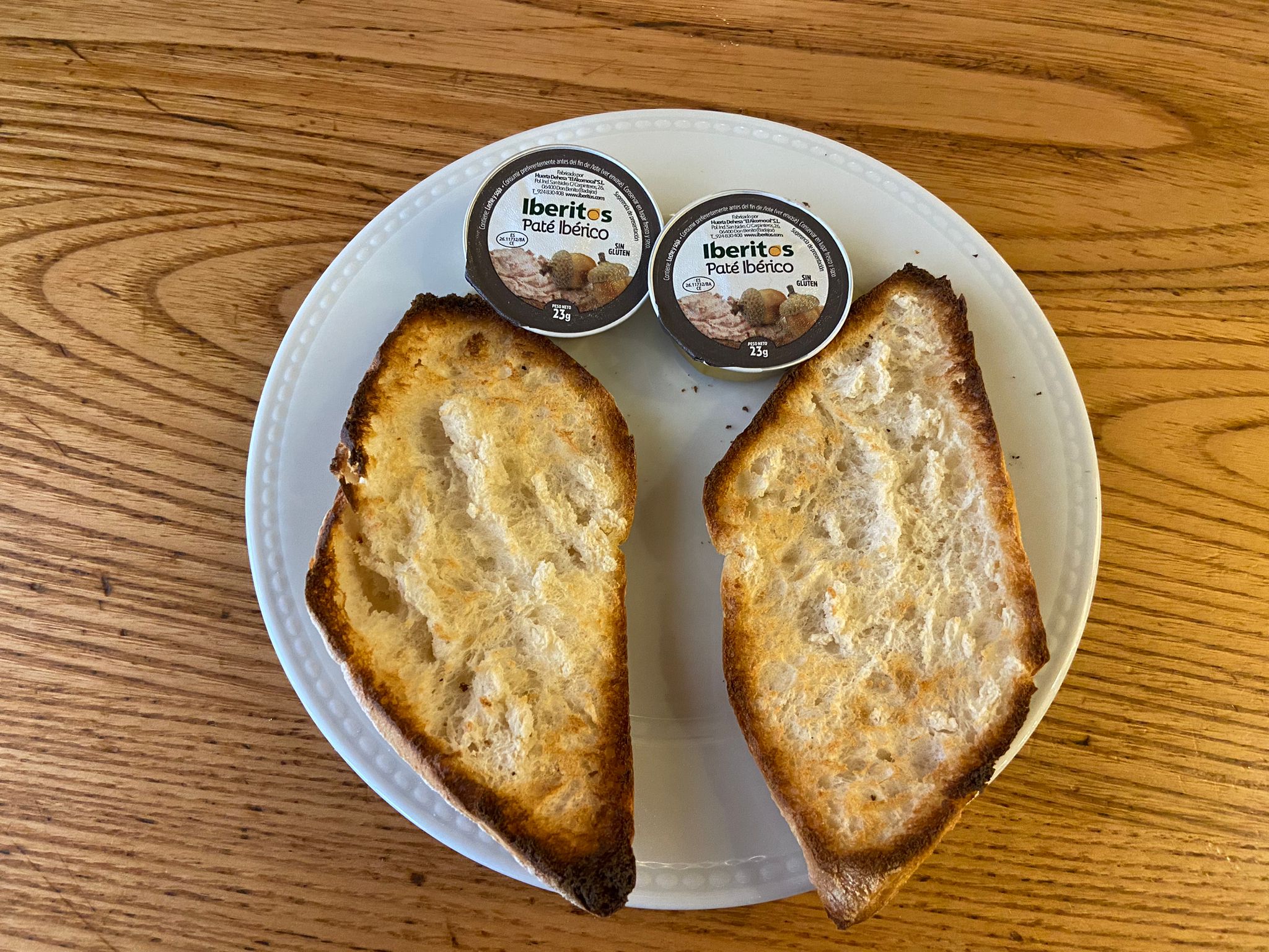 Toasted bread with paté