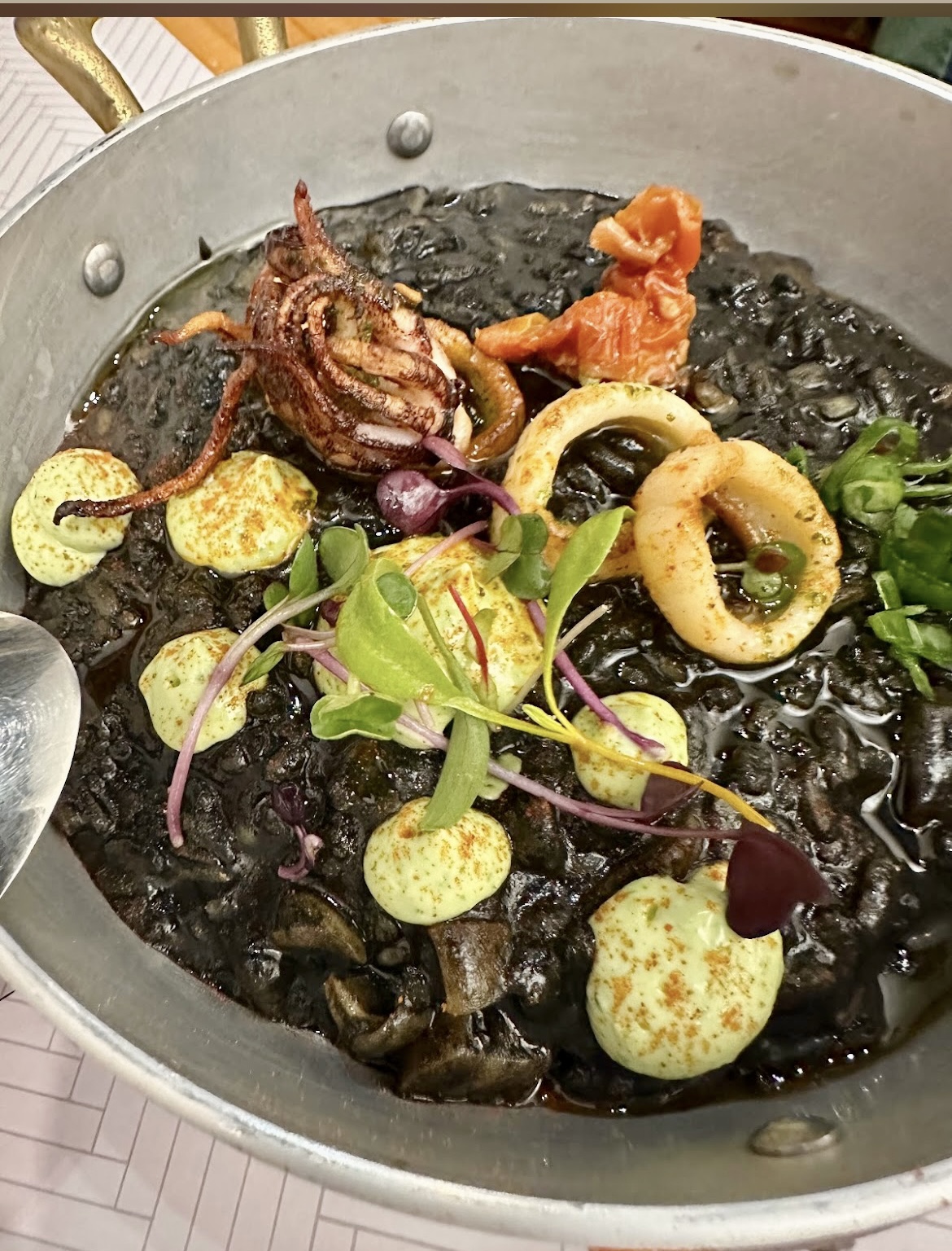 Черный рис с каракатицей и петрушкой Али Оли