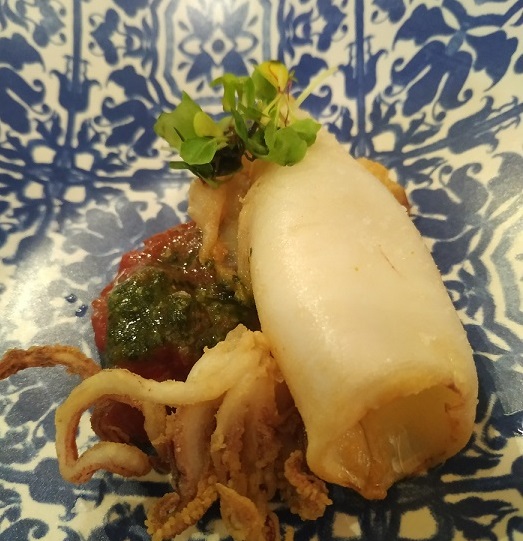Fried squid with Tomato and green pesto