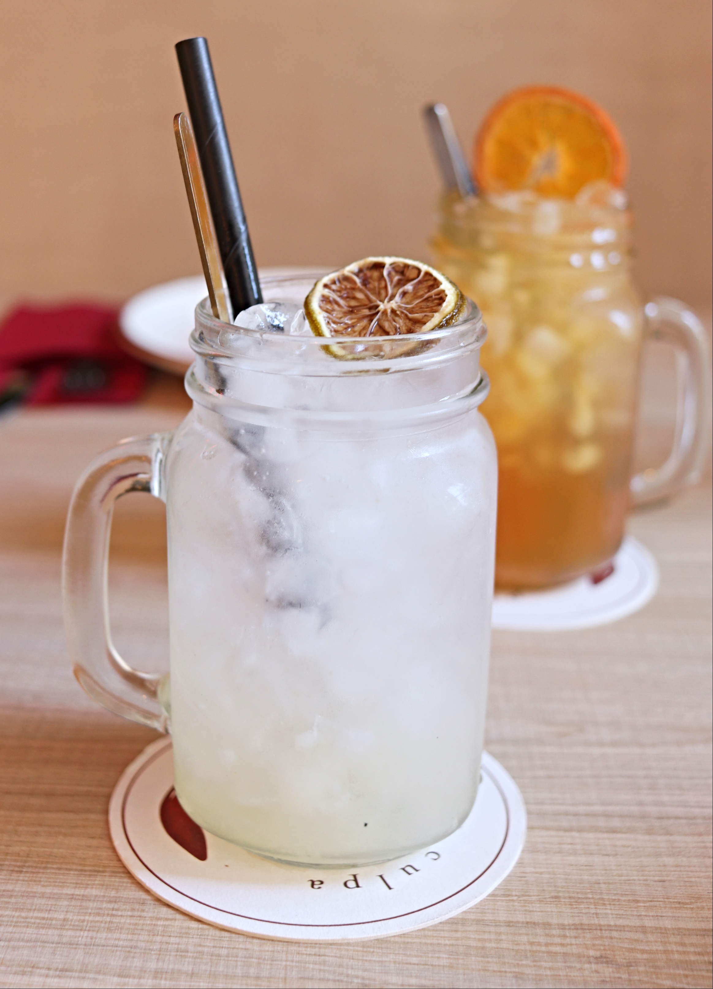 Лимонная мята: лимонный сок и мята