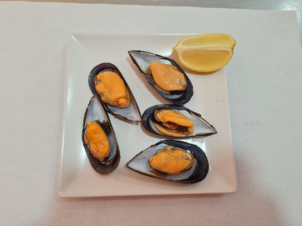 Natural mussels