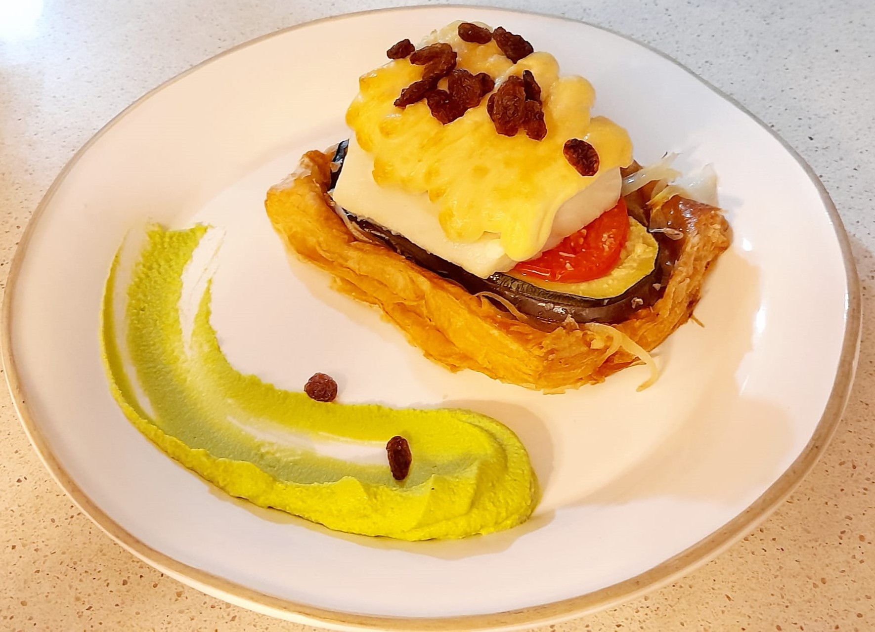 Cod millefeuille gratin with aioli and vegetables (200 gr.)
