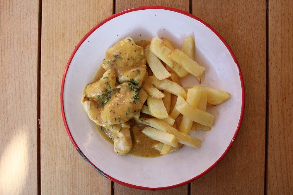 Chicken with old-fashioned mustard sauce