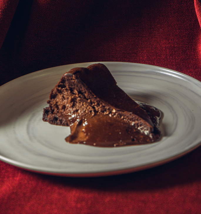 Schokoladenkuchen mit haselnuss-eis