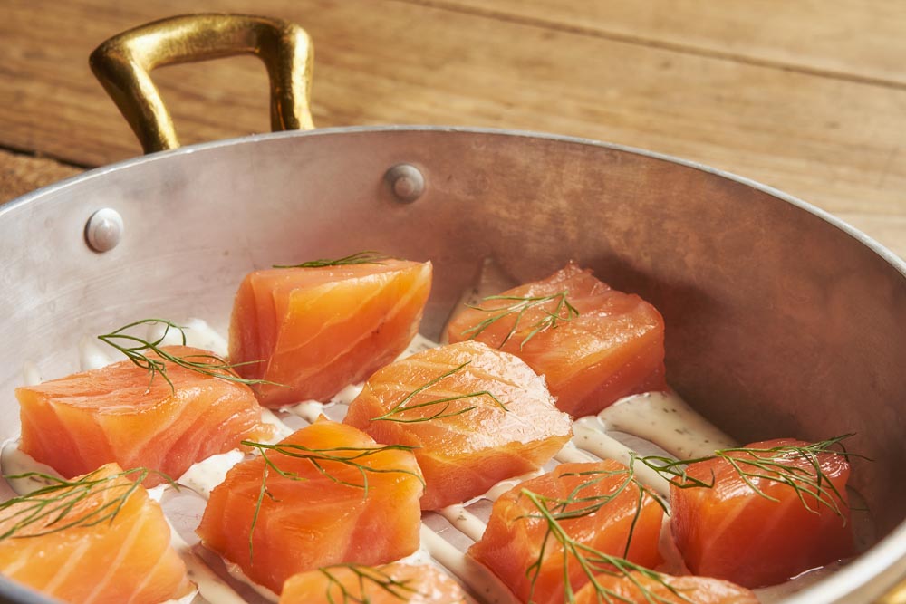Smoked salmon dices with dill
