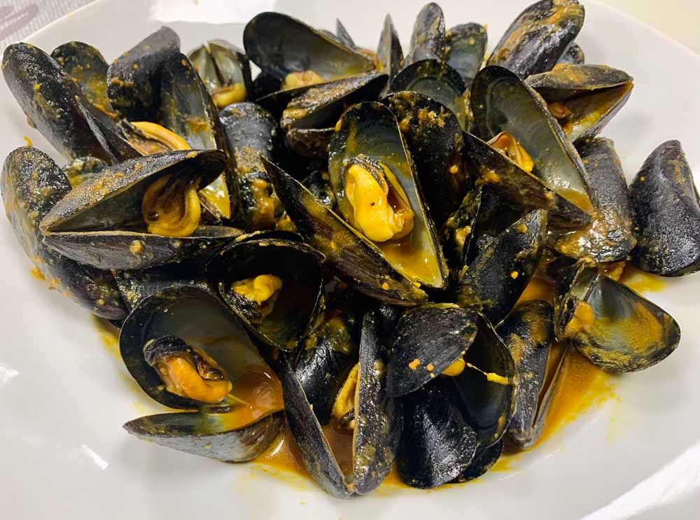 Mussels with 'marinera' sauce