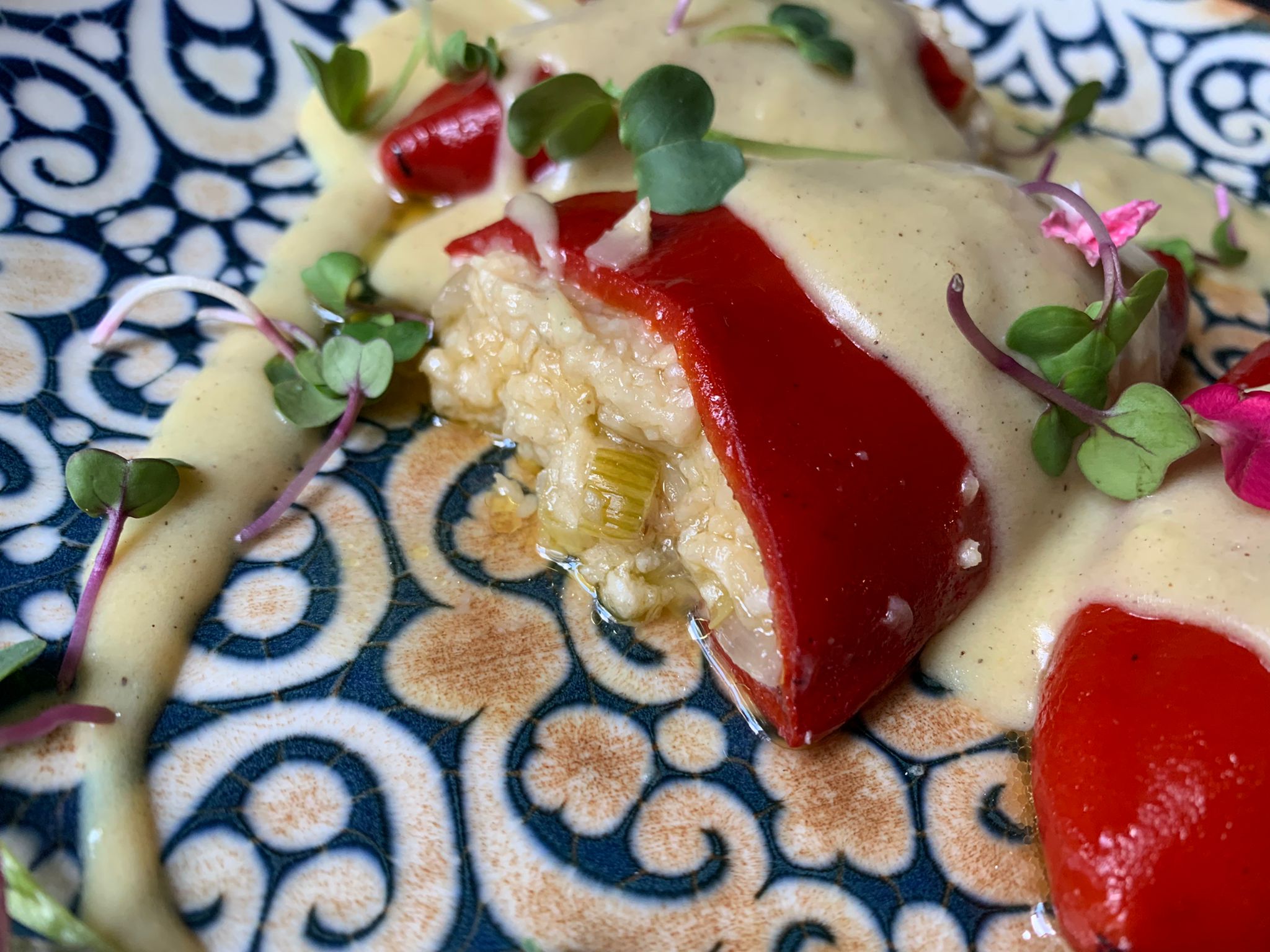 Piquillo peppers with vegetables and bechamel sauce (4 units)