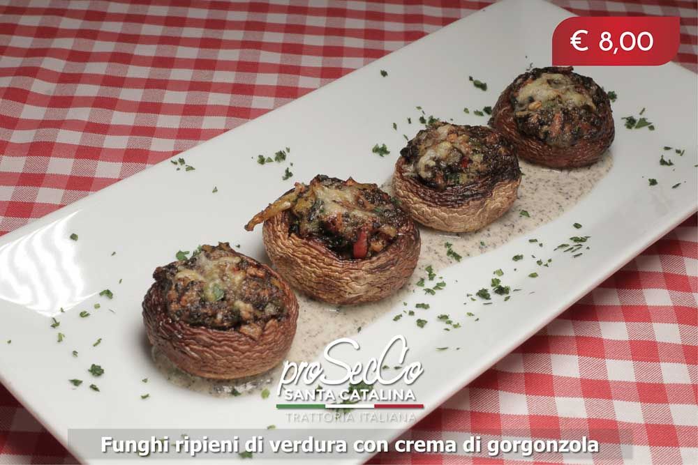 Champignons gefüllt mit Gemüse und cremigem Gorgonzola