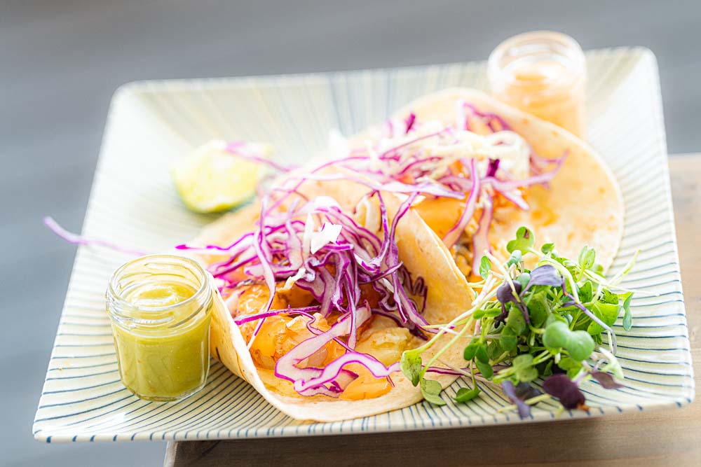 Tacos del Gobernador con gambas y salsa chipotle (2 uds)