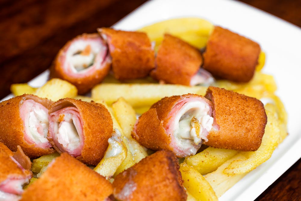 Fried ham and blue cheese rolls