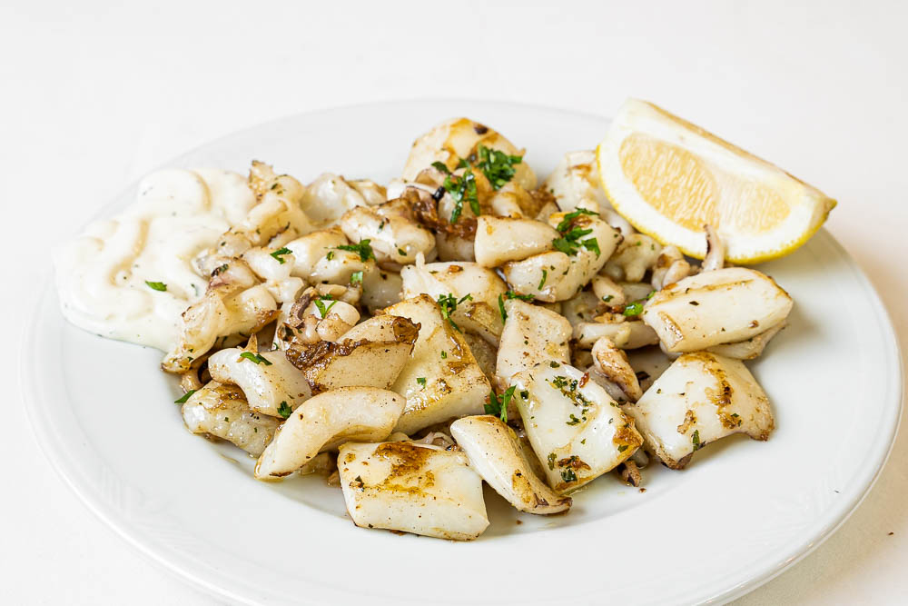 Grilled cuttlefish, garlic sauce