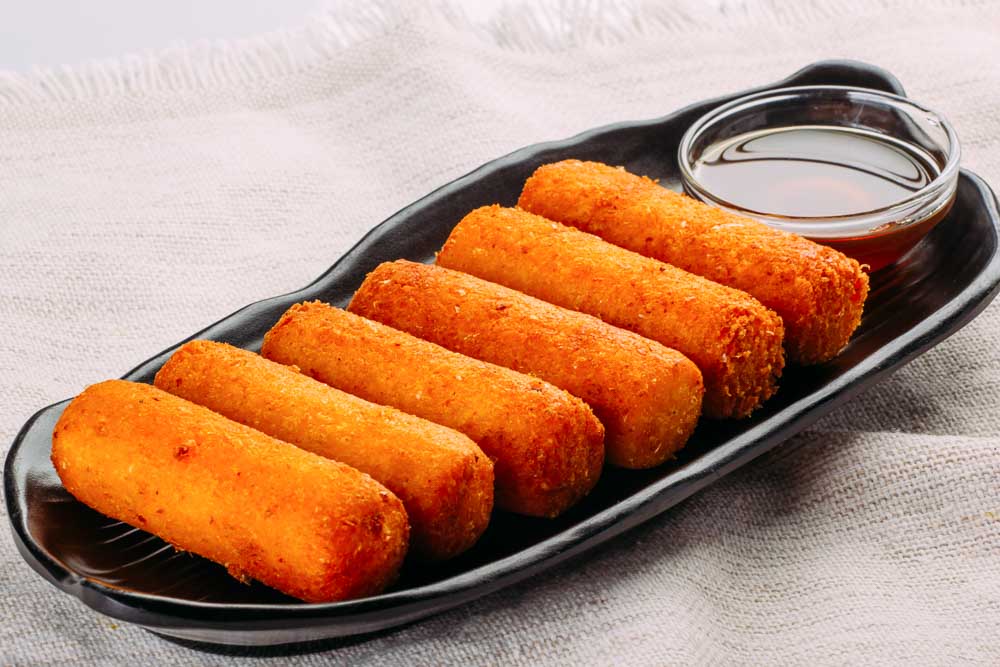 Fried corn fingers with cheese