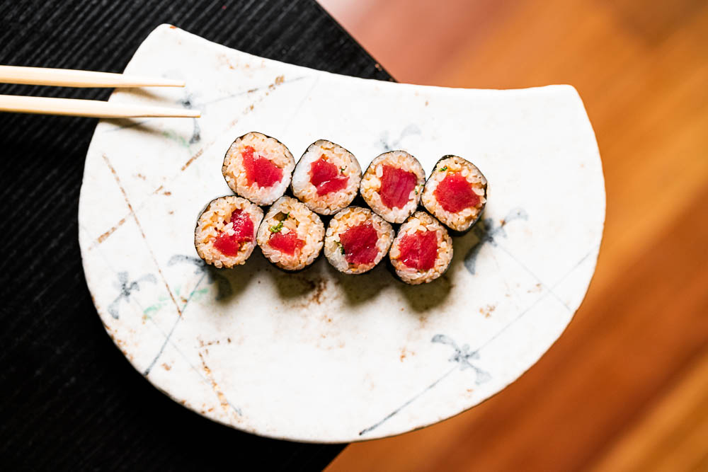 Maki sushi épicé au thon