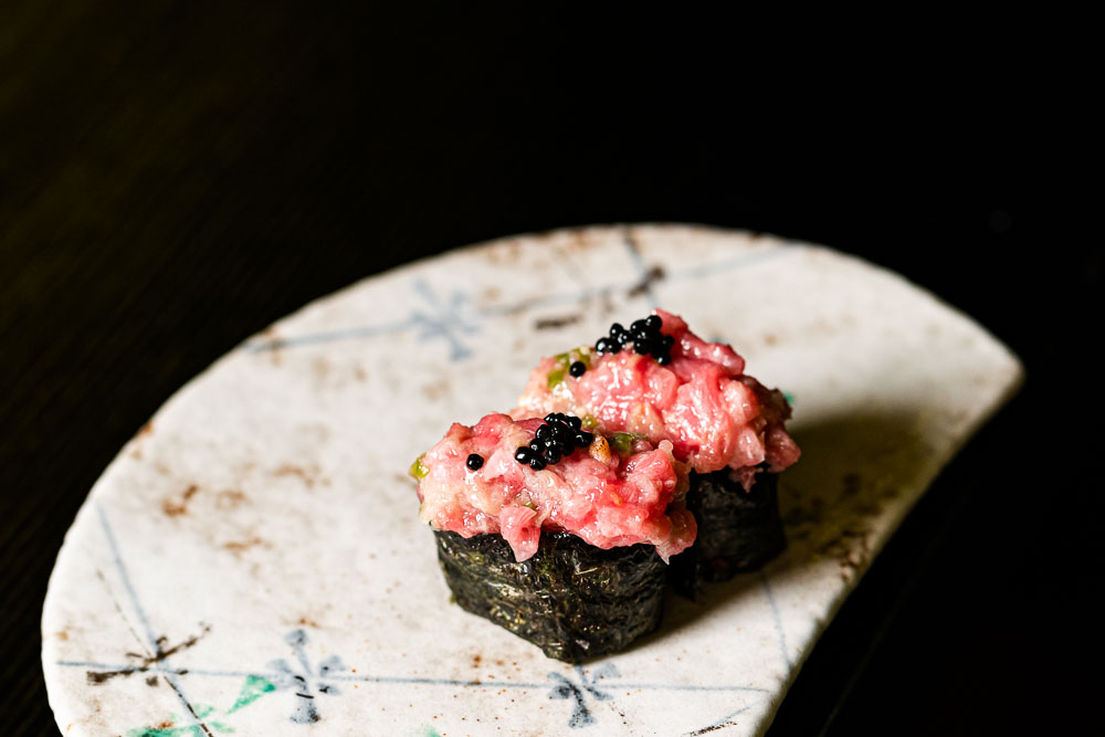 Sushi gunkan com wasabi natural