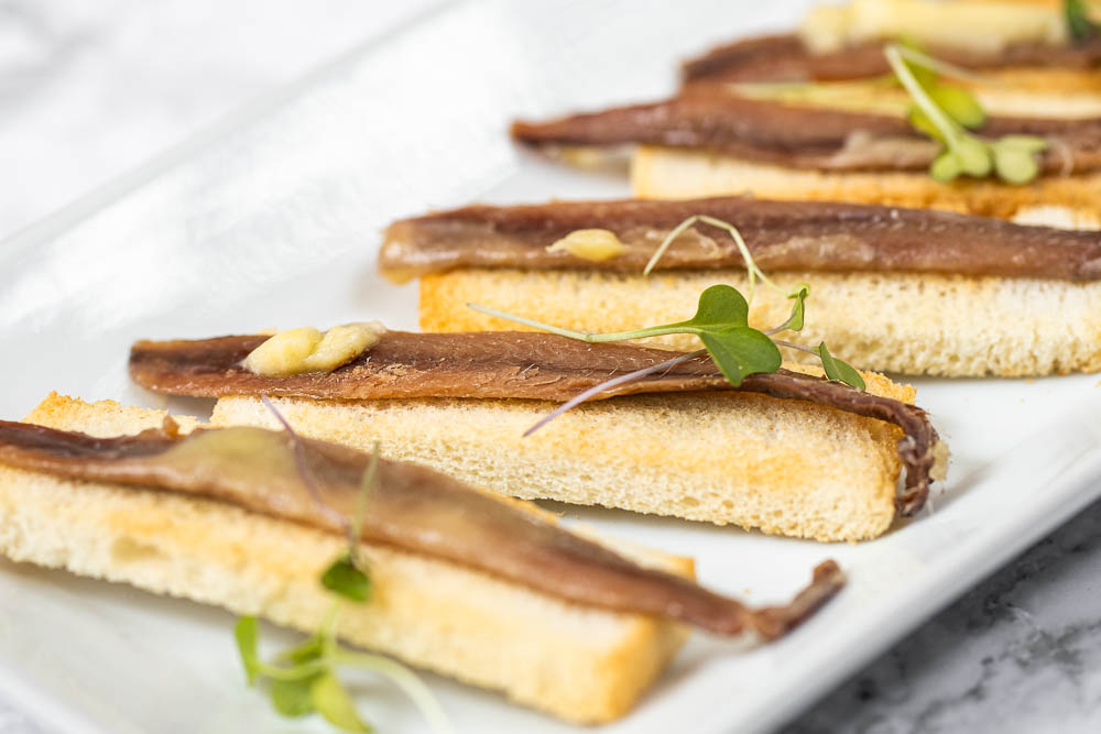Anchovies with butter