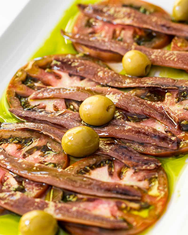 Anchovies with tomato